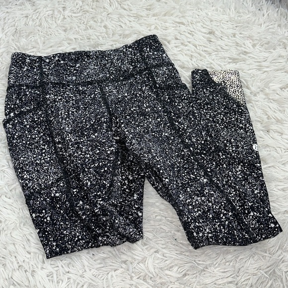 Lululemon Tight Stuff Tight II Splatter White Black / Black - Picture 1 of 7